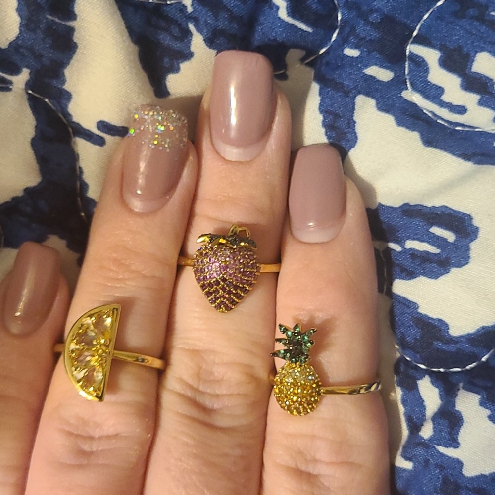 Noir stacking rings